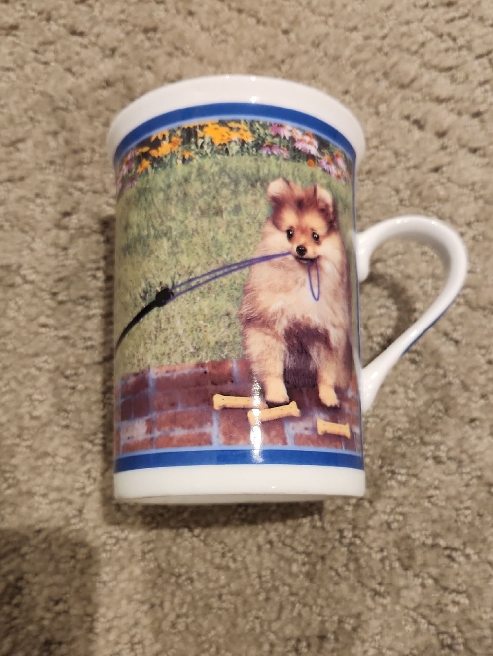 Danbury Mint "Purely Pomeranian" collection porcelain mug " Hitchin' A Ride"